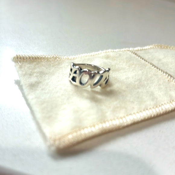 James Avery RETIRED Love ring size 5.5 - Picture 1 of 3
